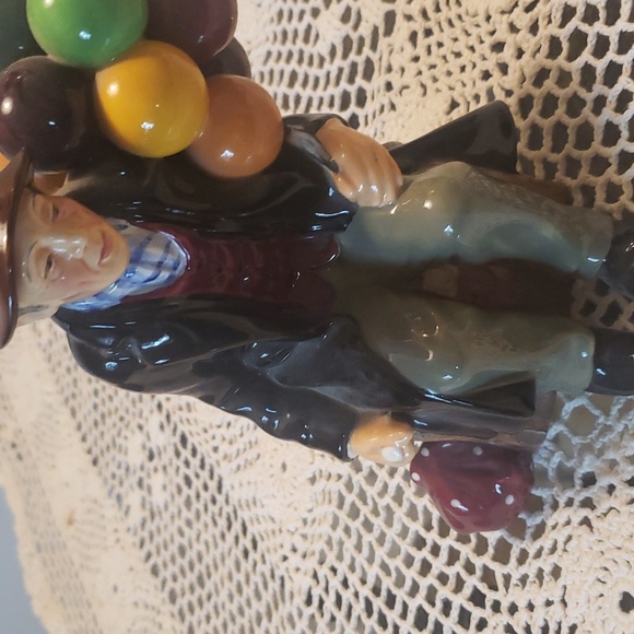 The Old Balloon Seller and The Old Ballon Man by Royal Doulton - Picture 7 of 11